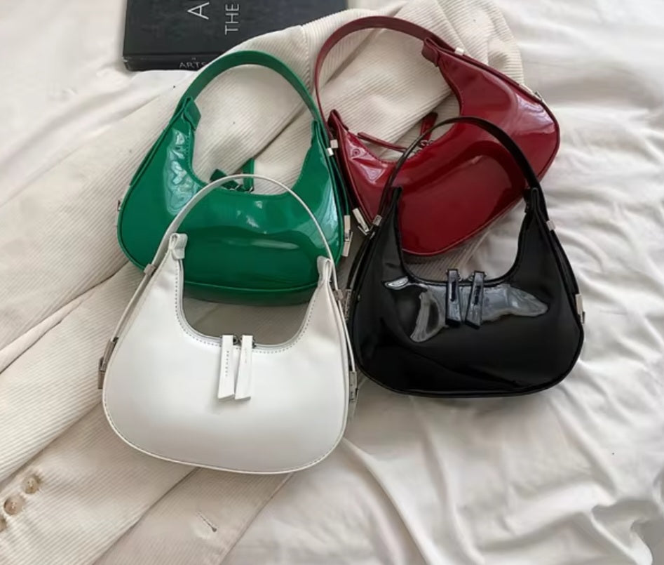Luna Curve Carry