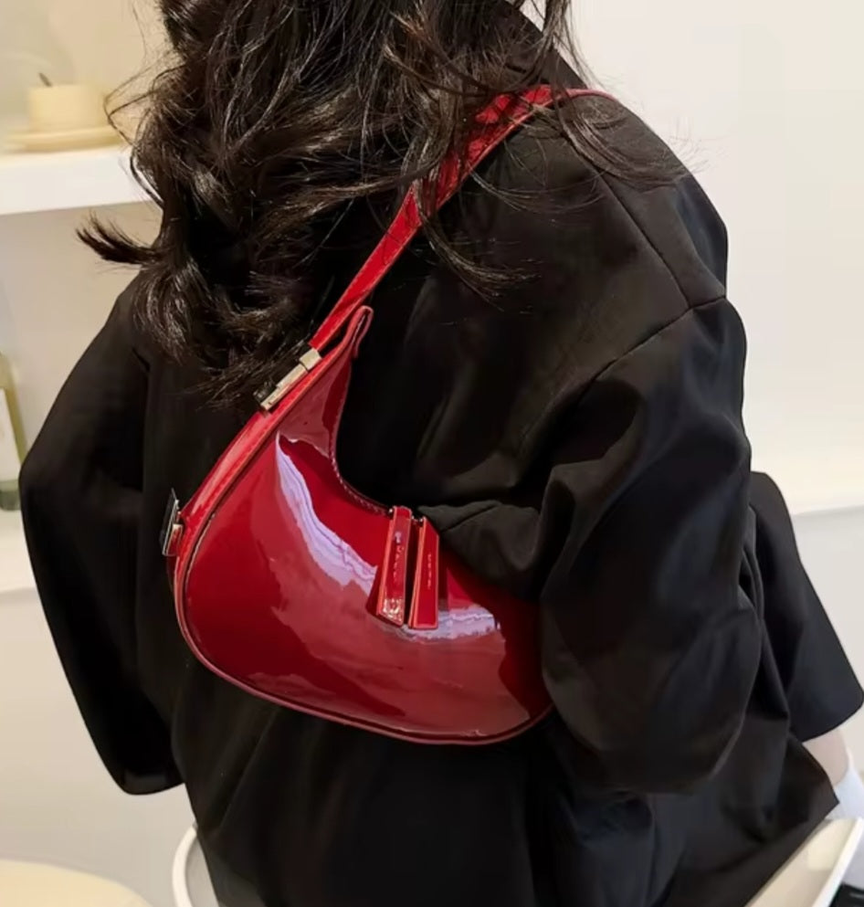 Luna Curve Carry
