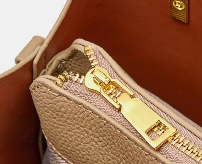 Luxe Bucket Carry