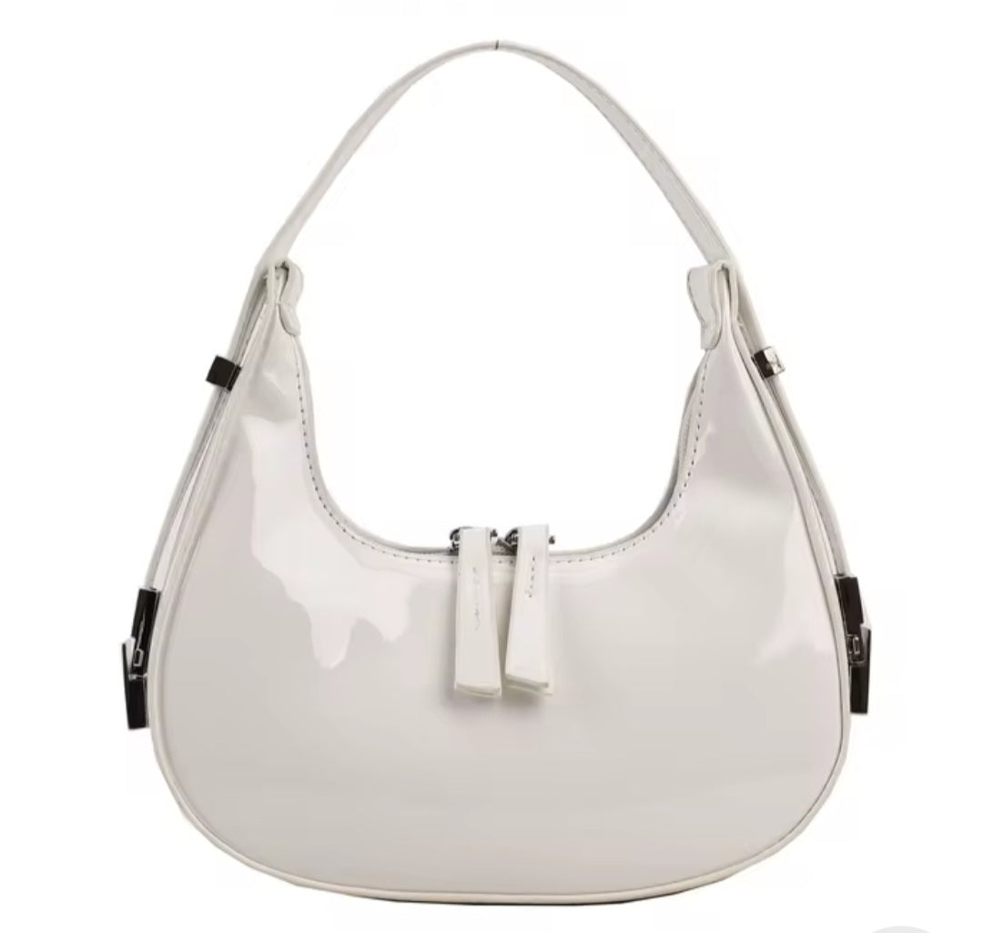 Luna Curve Carry