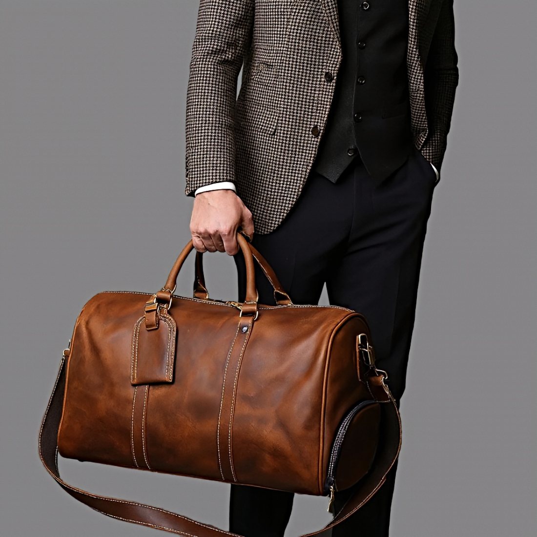 heritage leather weekender brown luxury mens leather duffel bag dual top handles zipper closure luggage tag held mens leather travel bag leather carry on bag