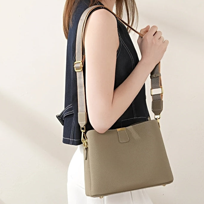 Urban Classic Carry women's crossbody bag in taupe genuine leather with adjustable and detachable strap